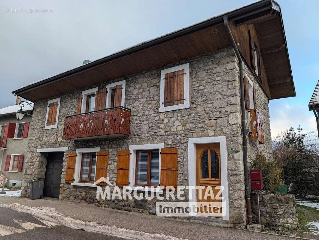 Maison à BOEGE