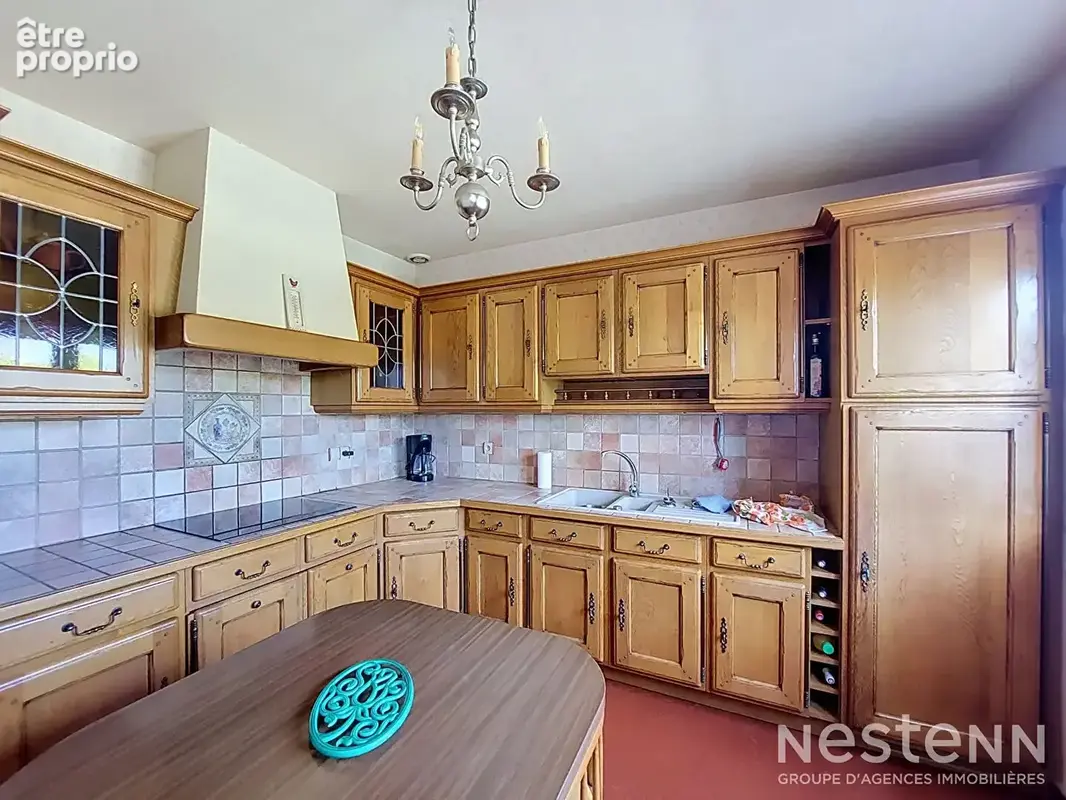 A Vendre Maison de 185 m² avec jardin clôturé dans un quartier résidentiel de Condom. - photo 3