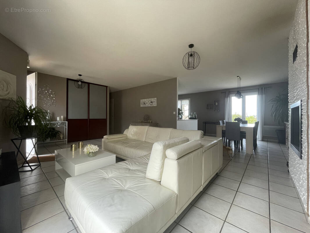 Maison à SAINT-GERMAIN-DES-FOSSES