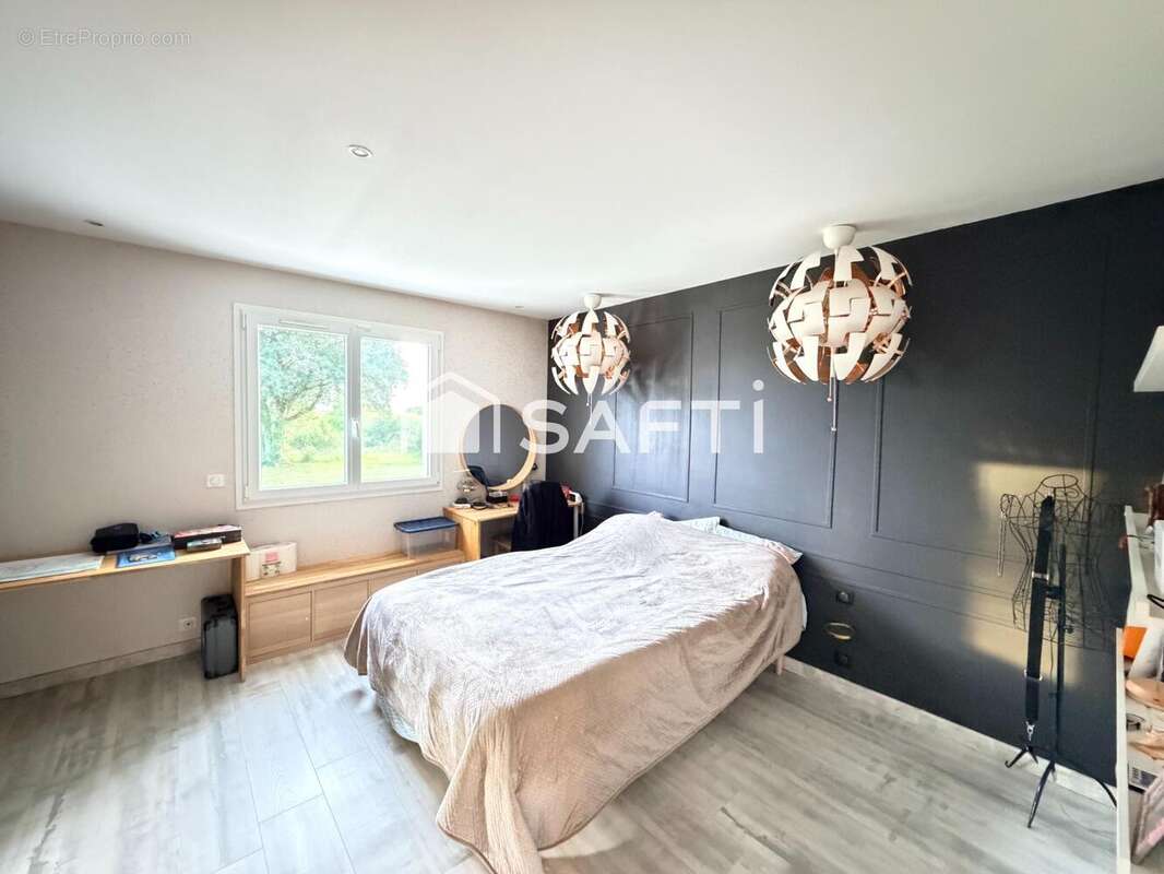 Maison 158 m² à Chateau-Larcher  - photo 6