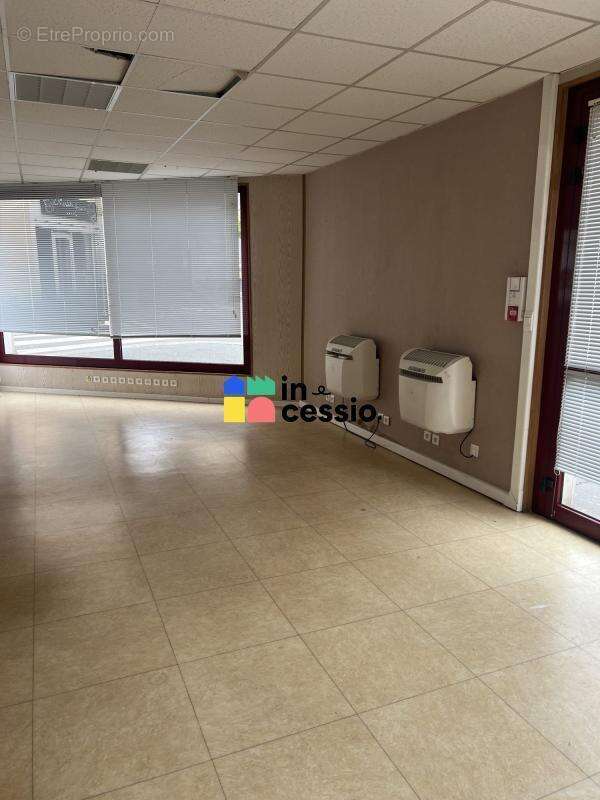 Local commercial/bureaux à vendre ou à louer - photo 3
