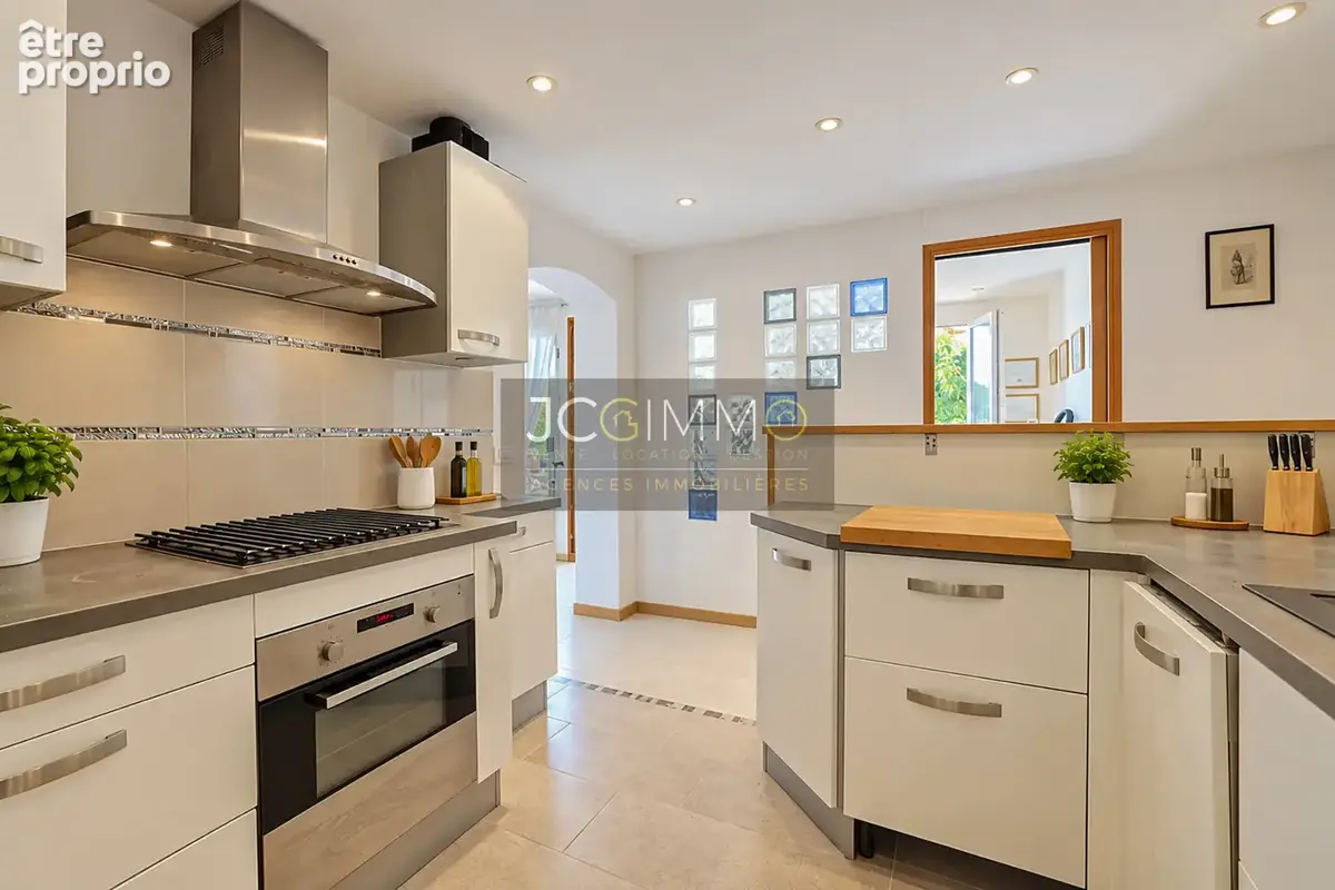 BAS DE VILLA 89 m2 avec vue dominante et 470 m2 de terrain privatif - photo 11