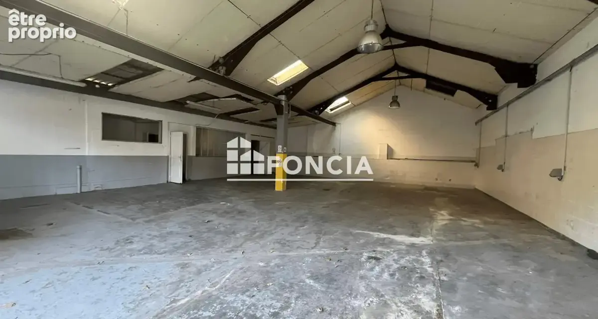 Avignon 50 m des remparts – Ensemble immobilier : hangar et 2 appartements - photo 3