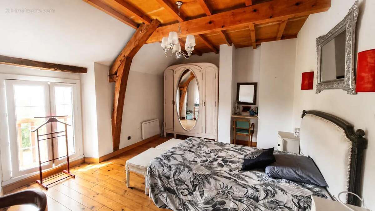 Maison de 5 pièces dans un village au calme - photo 6