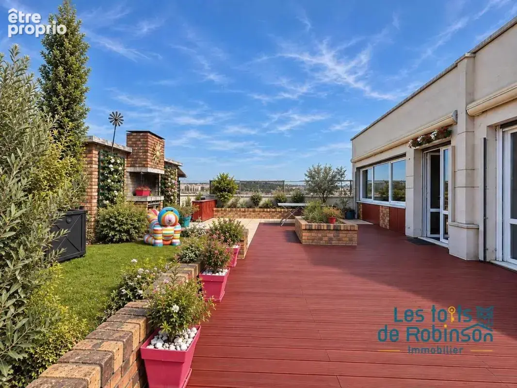 Dernier étage de 183m2 avec jardin et terrasse sur le toit - photo 4
