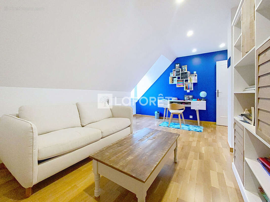 Maison à VERNEUIL-SUR-SEINE