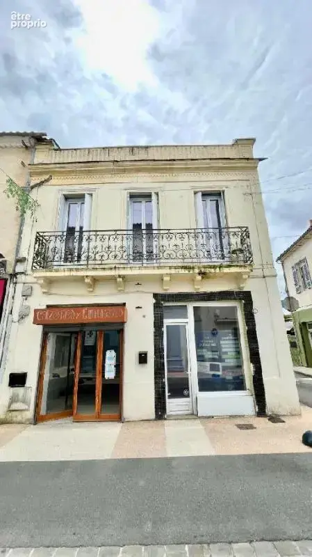 Appartement 115 m² à Lesparre-Medoc  - photo 1
