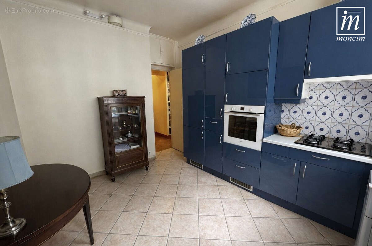 CUISINE - Appartement à NEUILLY-SUR-SEINE