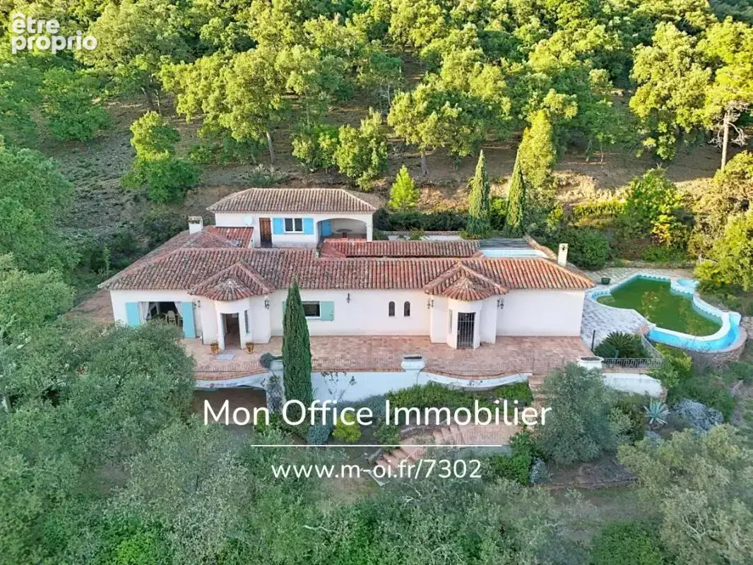 Référence : 7302-les - villa de 200m2 vue sur les collines avec patio et terrasses - photo 17