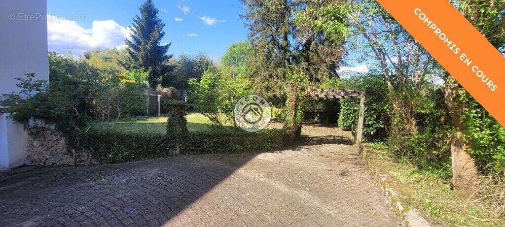 Maison à CAMPAGNE