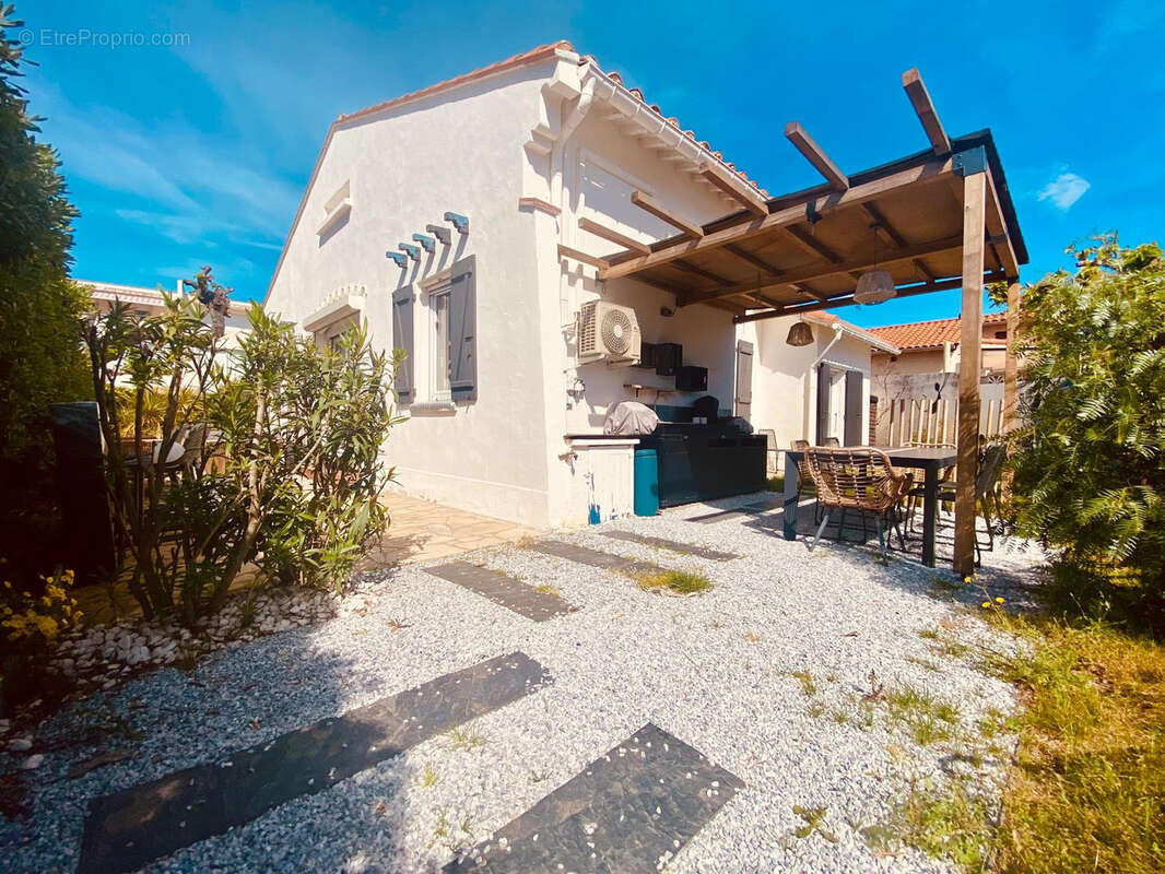 Maison à SAINT-CYPRIEN