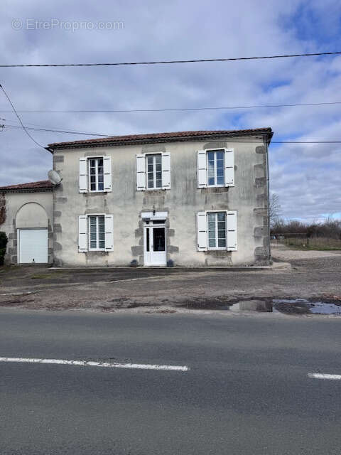 Maison à CASTELJALOUX