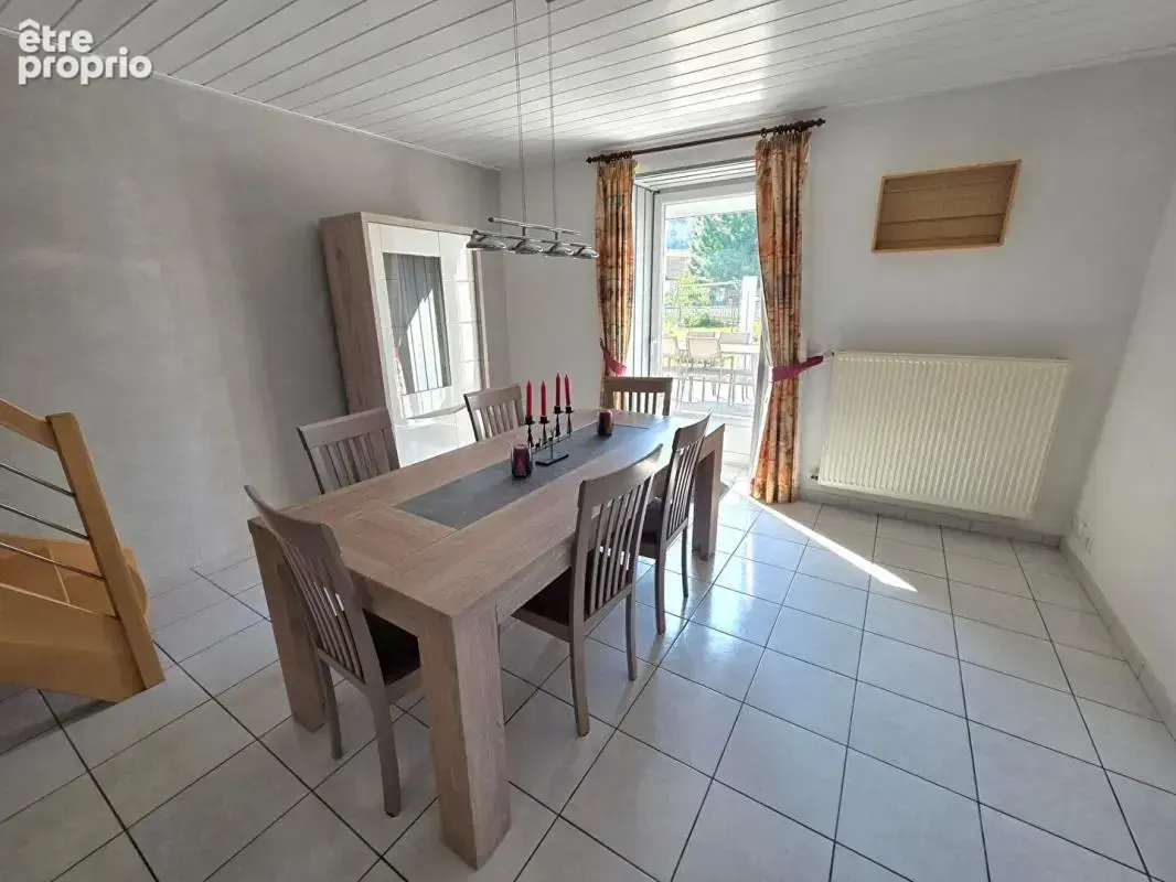Appartement 5 pieces 94.13 m2 garage et terrain privatif  189000 euros - photo 2