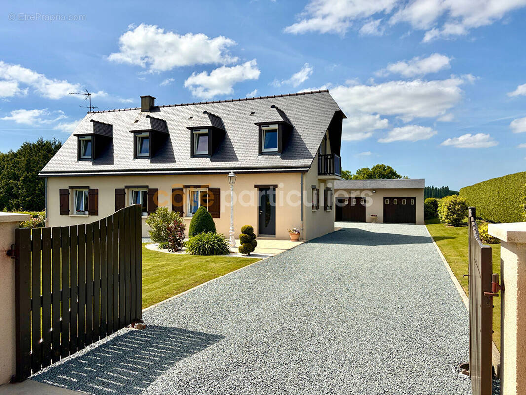 Maison à BRICQUEVILLE-LA-BLOUETTE