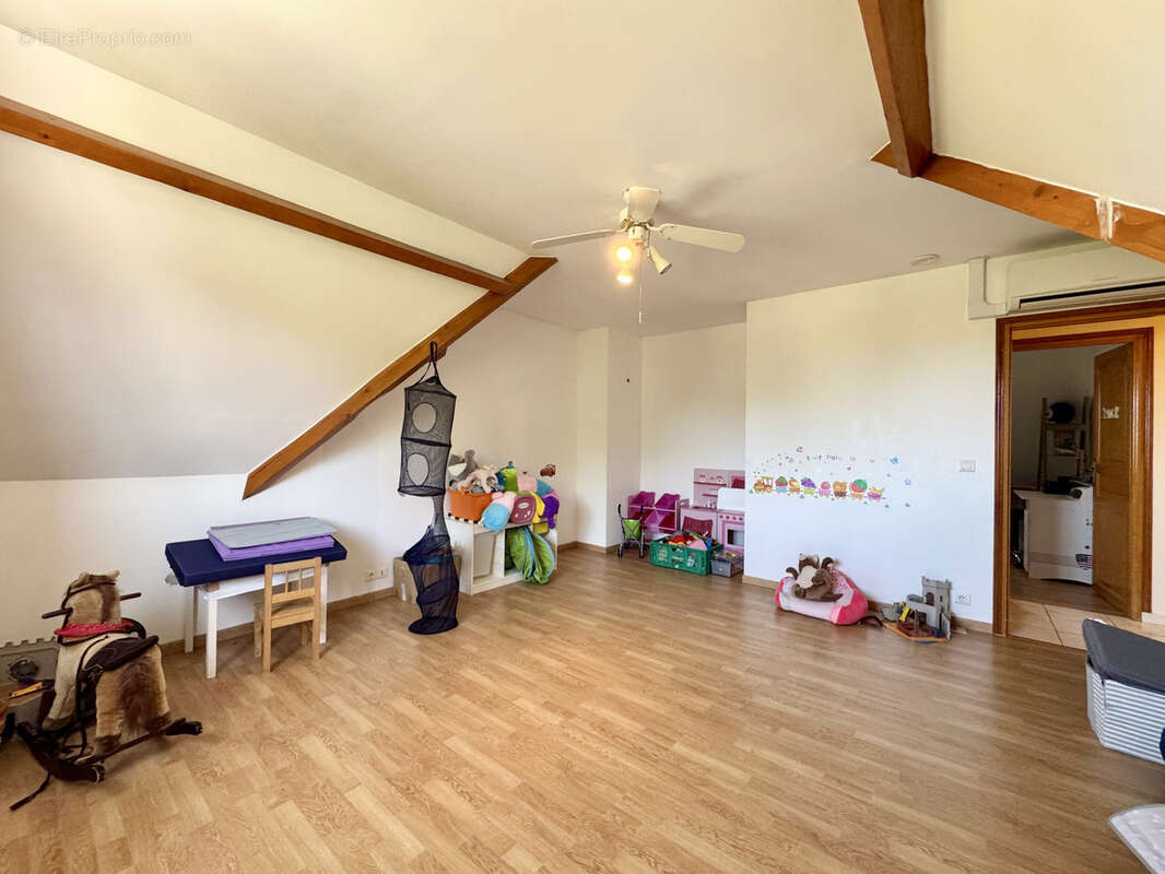 Maison à COULOMMIERS