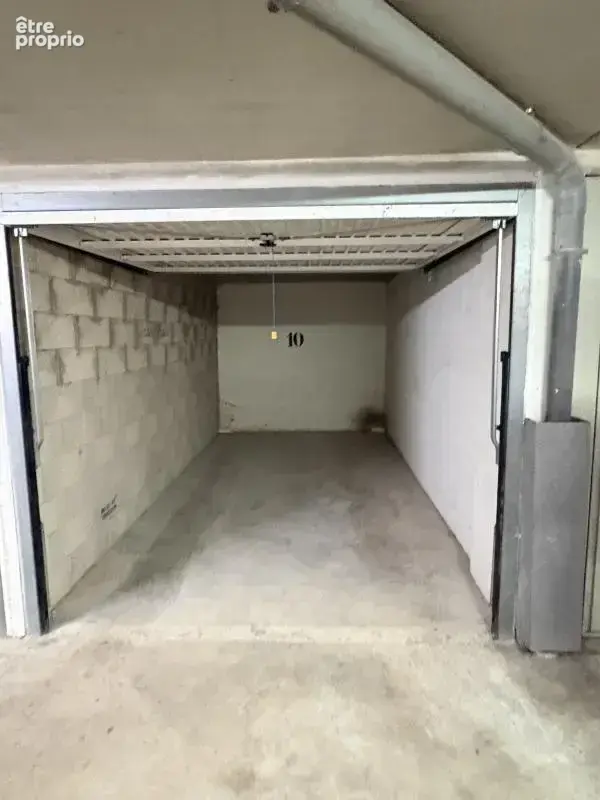 Parking à LE VESINET