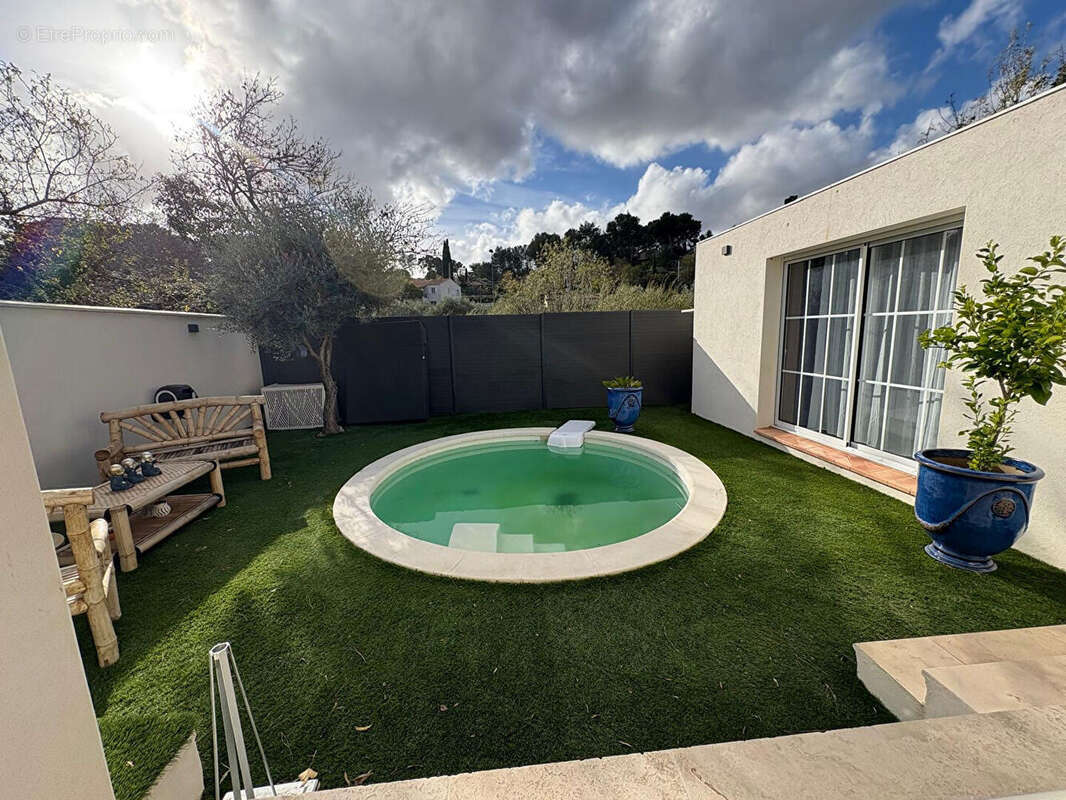 Maison à ROQUEVAIRE