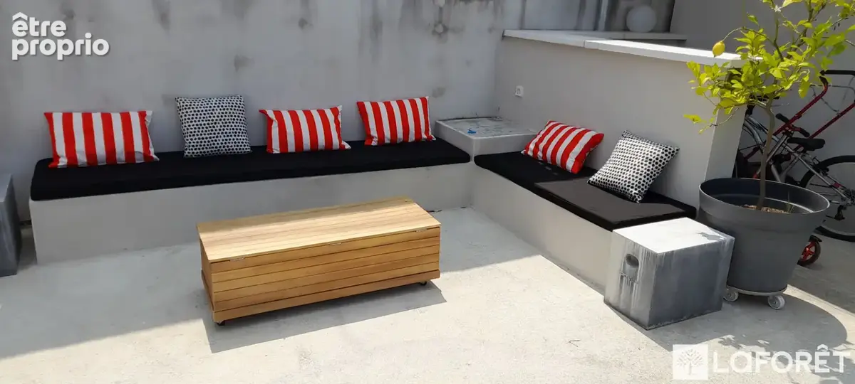 Pusignan - maison familiale récente avec piscine 147m² - photo 7