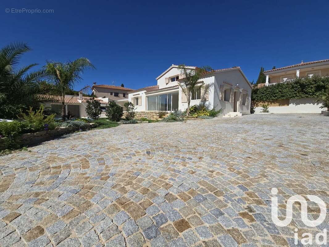 Photo 2 - Maison à BANDOL