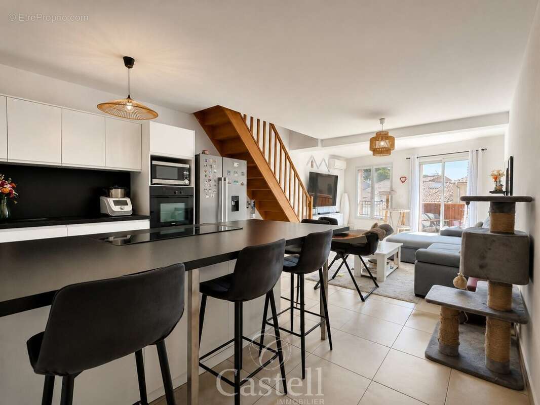 ***appartement duplex 4 pièces de 90 m² avec terrasse, 2 parkings et cellier  en plein cur de ville*** - photo 5