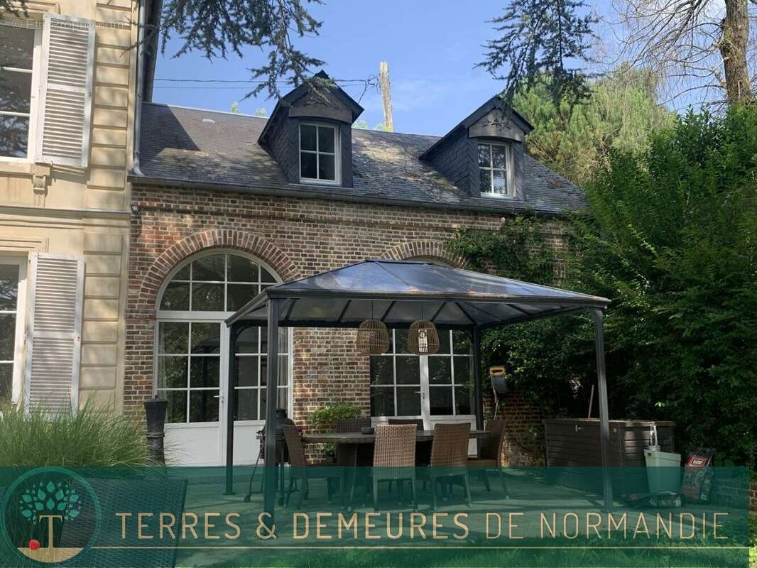 LISIEUX (CALVADOS) : belle maison bourgoise de fin XIX ème siècle - photo 2