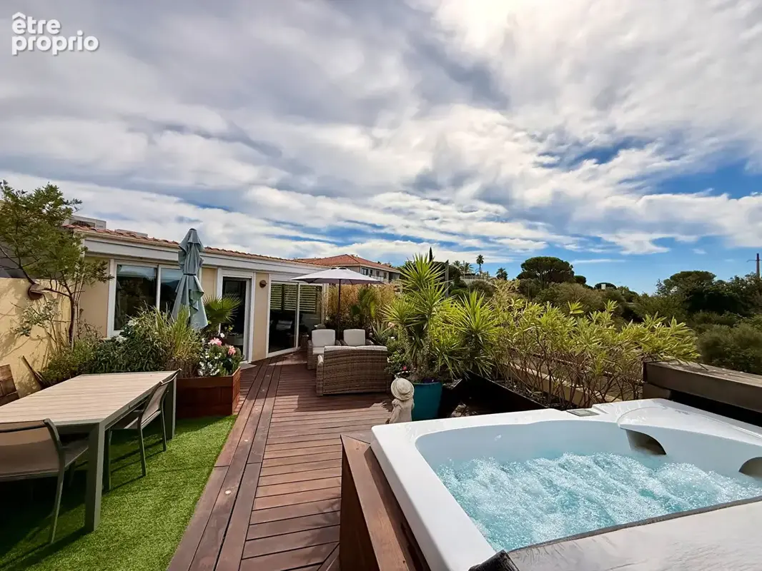 Fréjus - Villa sur le toit T4 103 m² - Terrasse 50m², Jacuzzi, Garage - Dernier étage - photo 8