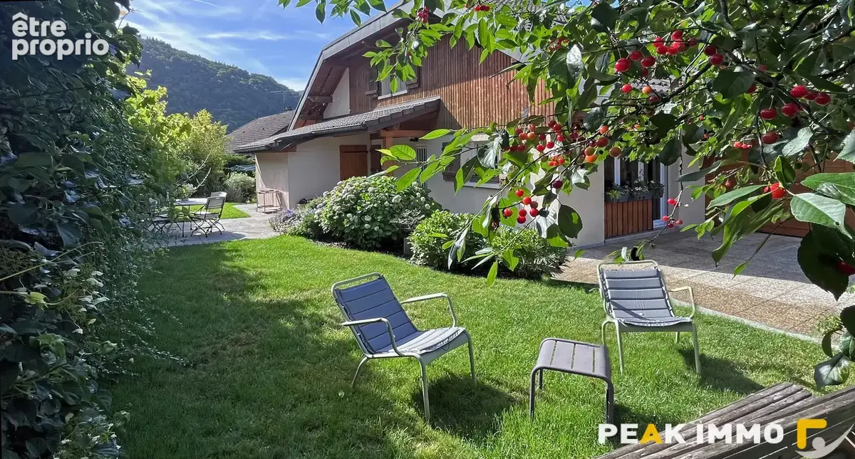Photo Maison à Ville-En-Sallaz au prix de 490 000€