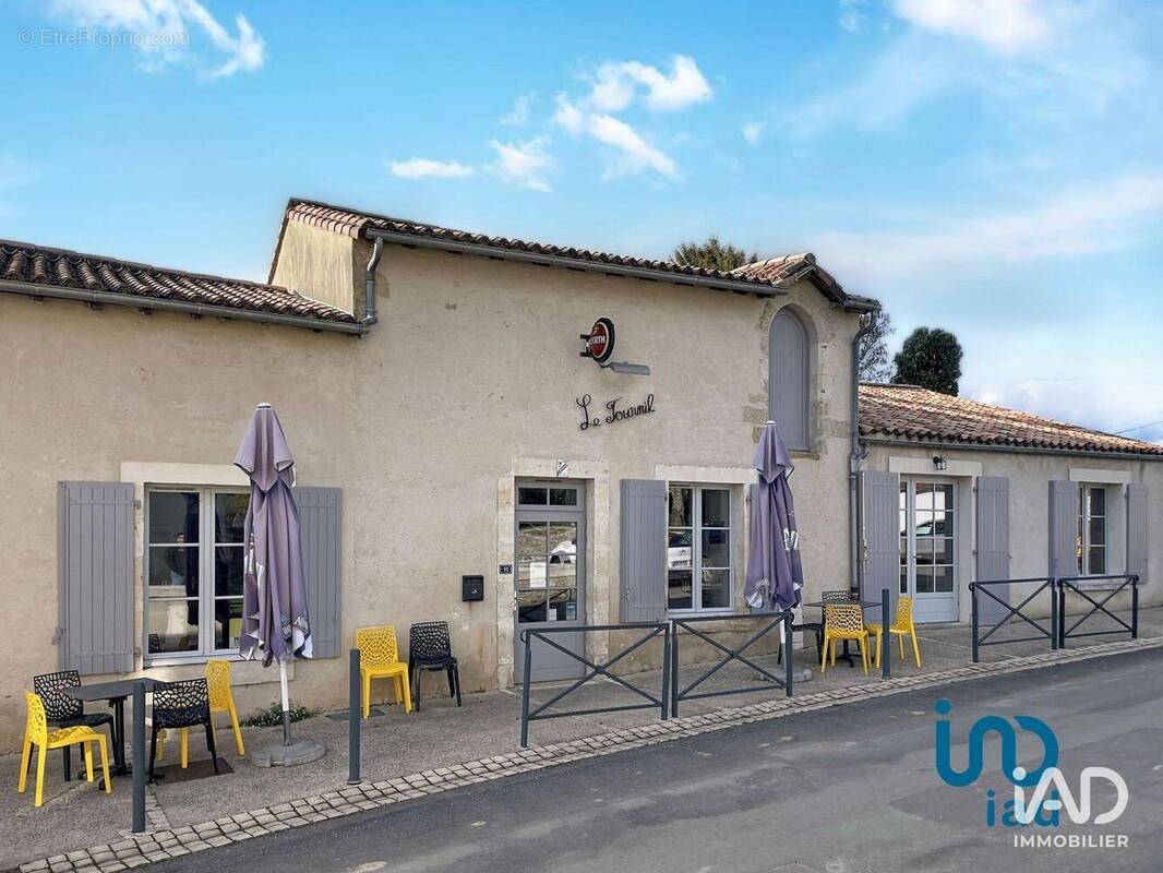 Photo 1 - Commerce à SAINT-MAIXENT-DE-BEUGNE