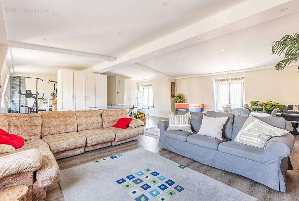 Maison à VERRIERES-LE-BUISSON