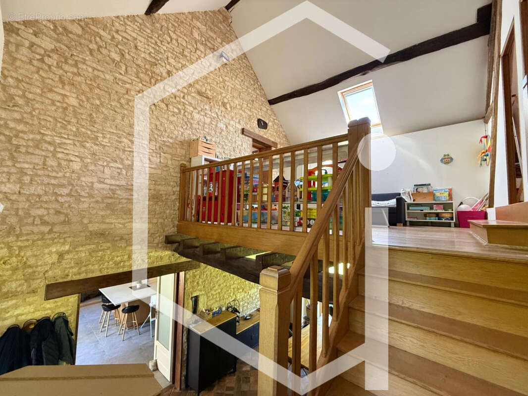 Maison à COSNE-COURS-SUR-LOIRE