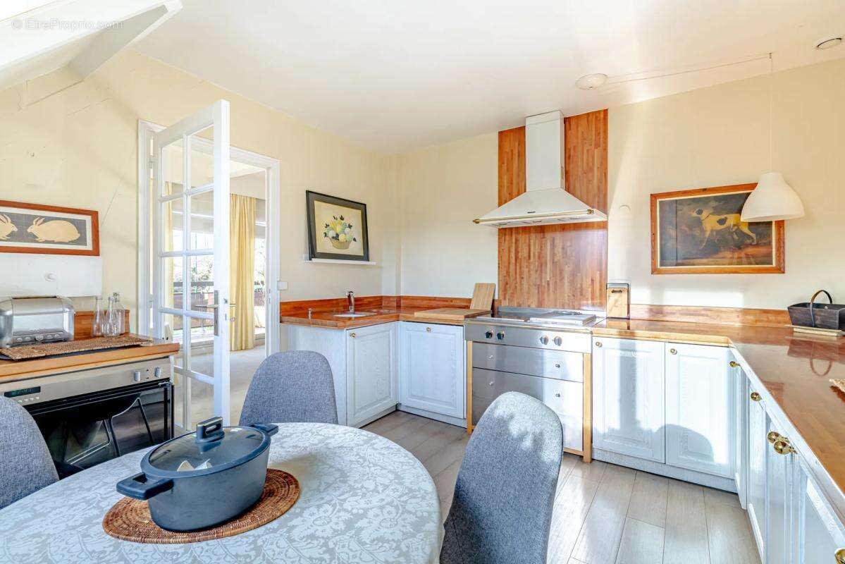 Appartement à JOUY-EN-JOSAS