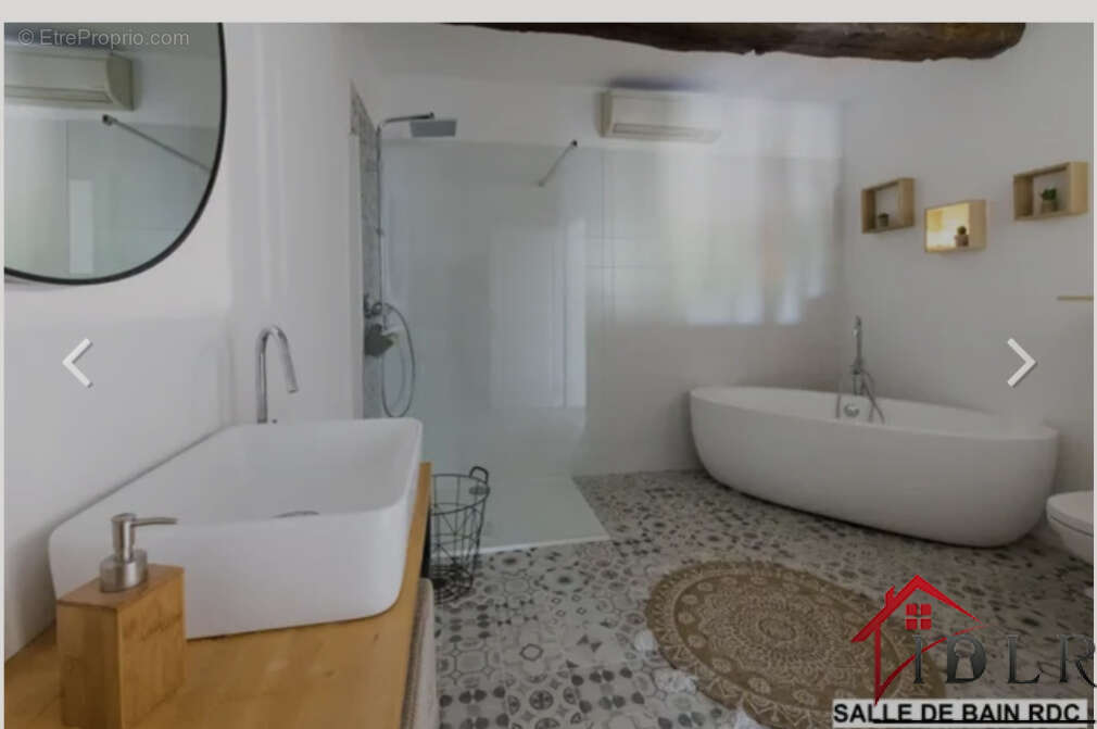 Magnifique Villa de 9 Pièces avec Vue sur la Rivière, Piscin - photo 9
