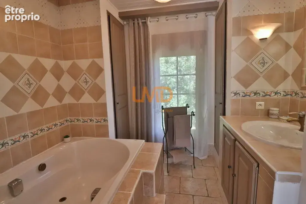 Maison de charme 4 chambres Terrain 2000m2 Piscine Calme Plein S - photo 16