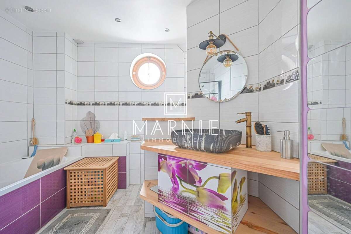 Maison à PARIS-18E