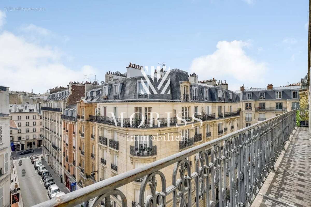 Appartement à PARIS-16E