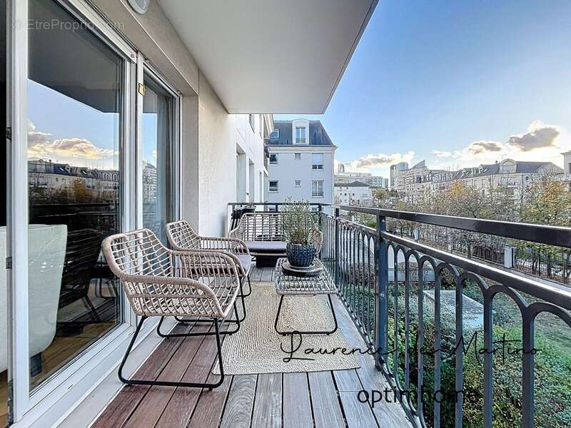 Appartement à LA GARENNE-COLOMBES