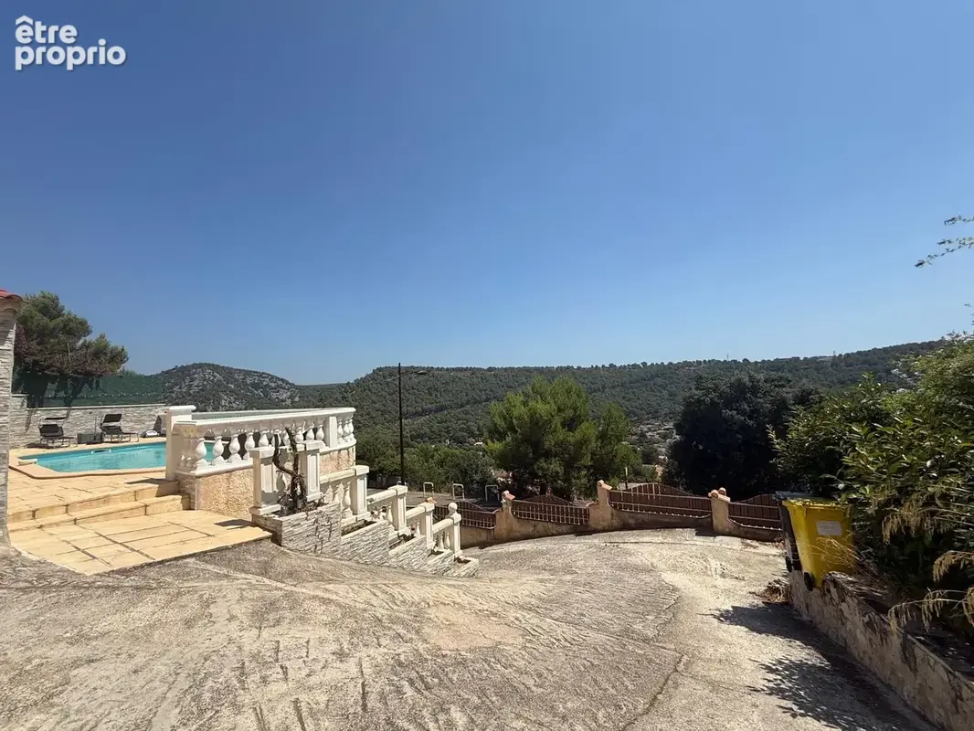 Sur les hauteurs de Carnoux : Villa type 5 avec piscine - photo 16