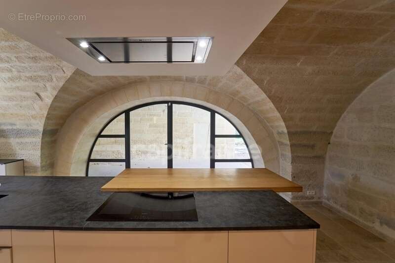 Á UZES (30) Propriété d’Exception à Deux Pas de la Place aux Herbes - photo 7