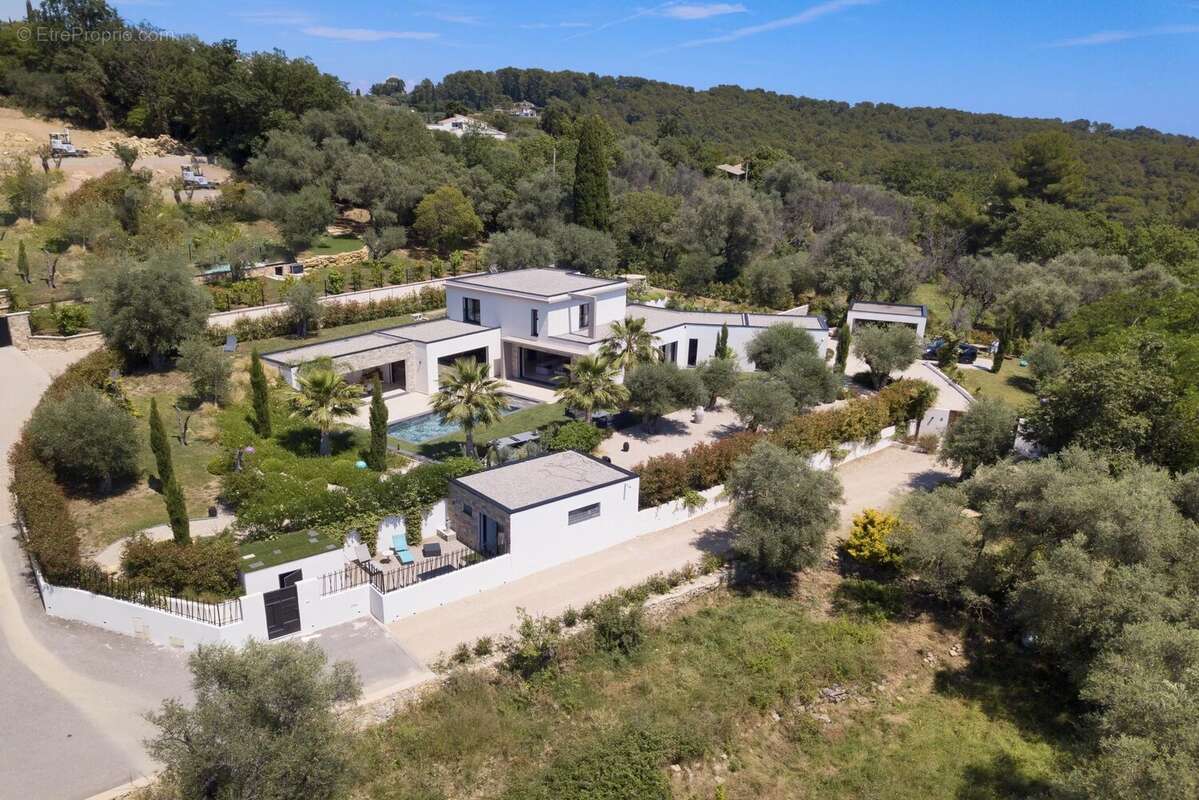 Maison à VALBONNE