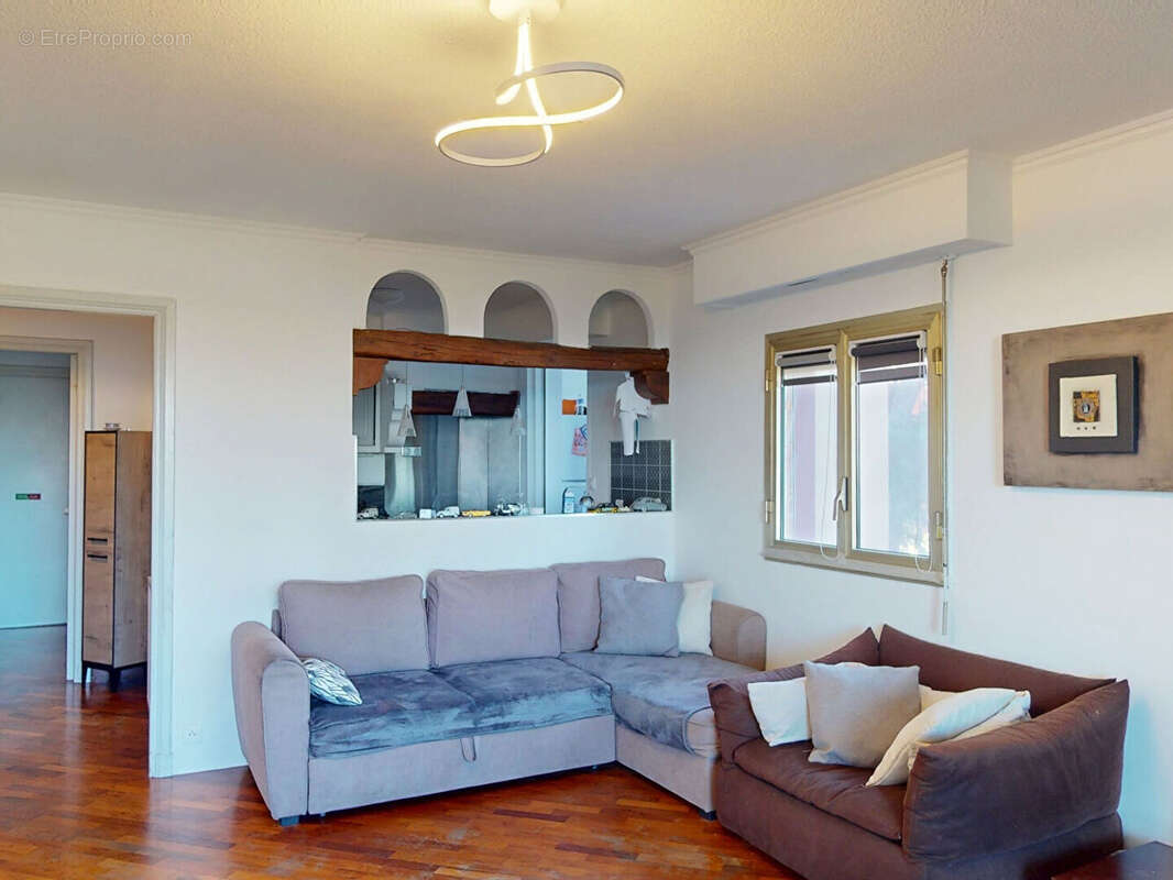 Appartement à VILLENEUVE-LOUBET