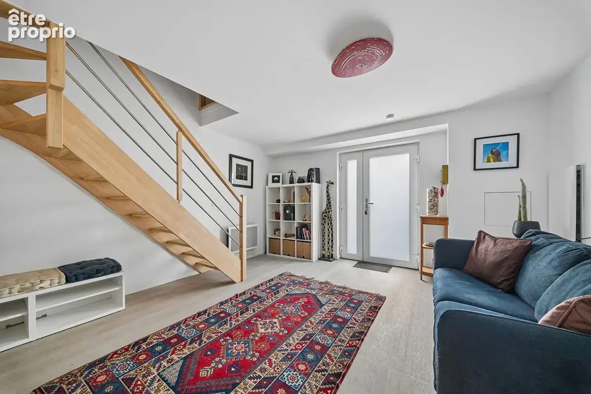 Maison de ville en triplex refaite à neuf, avec cour + parking - photo 3