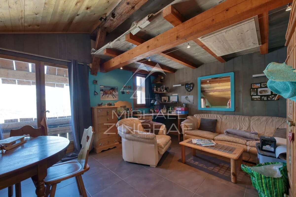 Maison à DEMI-QUARTIER