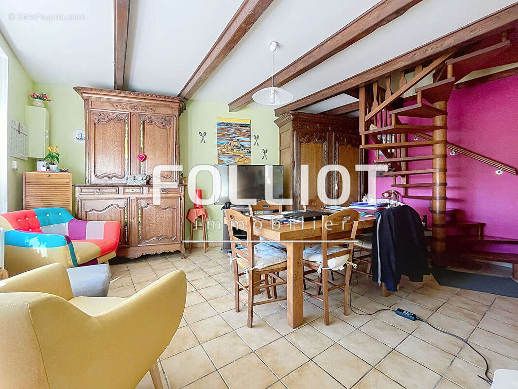 Maison à BRICQUEVILLE-SUR-MER