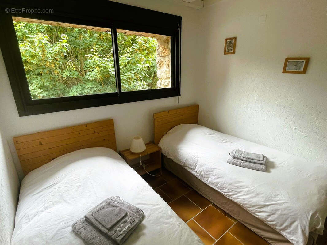 Propriete de caractere avec piscine et 2.5 hectares de terrain : - photo 23