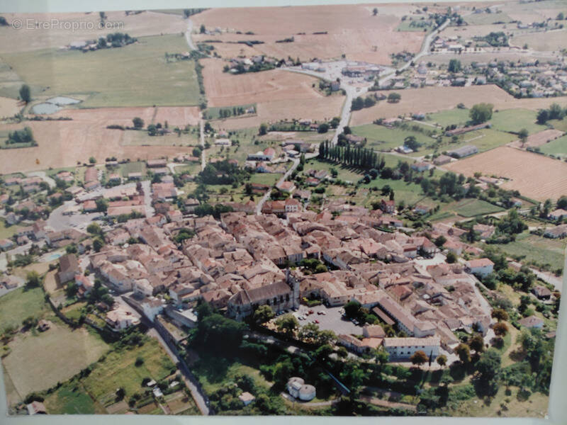 Commerce à MONFLANQUIN