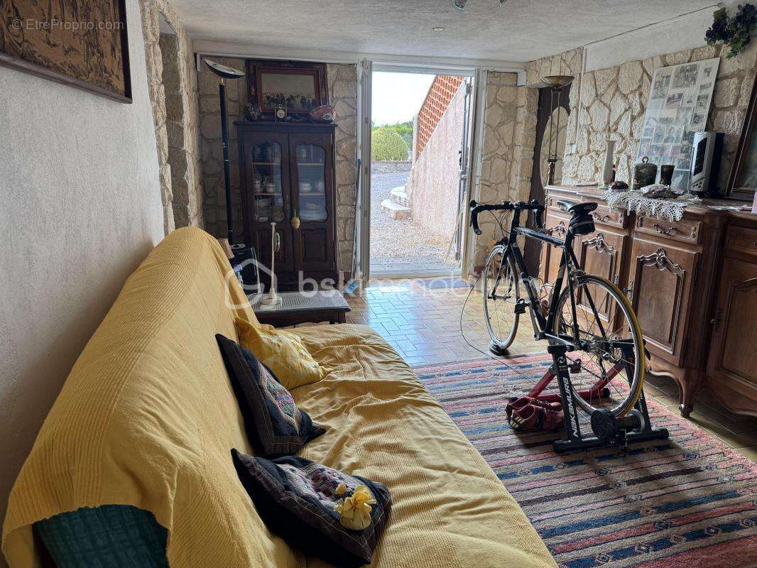 À rocbaron (83136), au calme absolu, maison avec logement indépendant, piscine, garage et 5 400 m² de terrain - photo 17