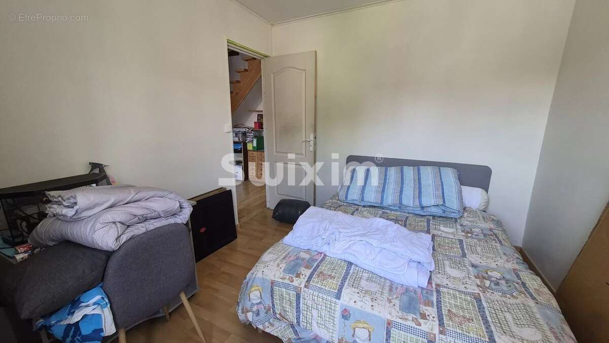 Maison en pierre de 180 m2 et son terrain clos de 1.450 hectares - photo 7