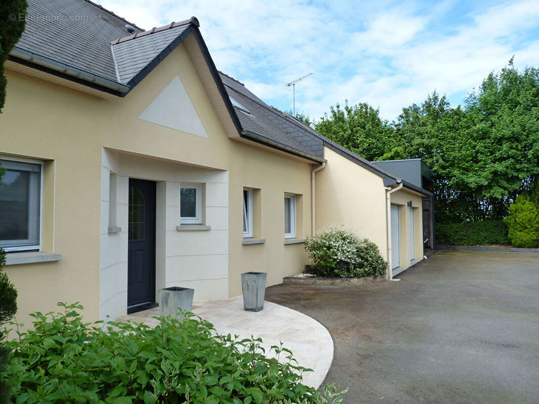 Maison à COSSE-LE-VIVIEN