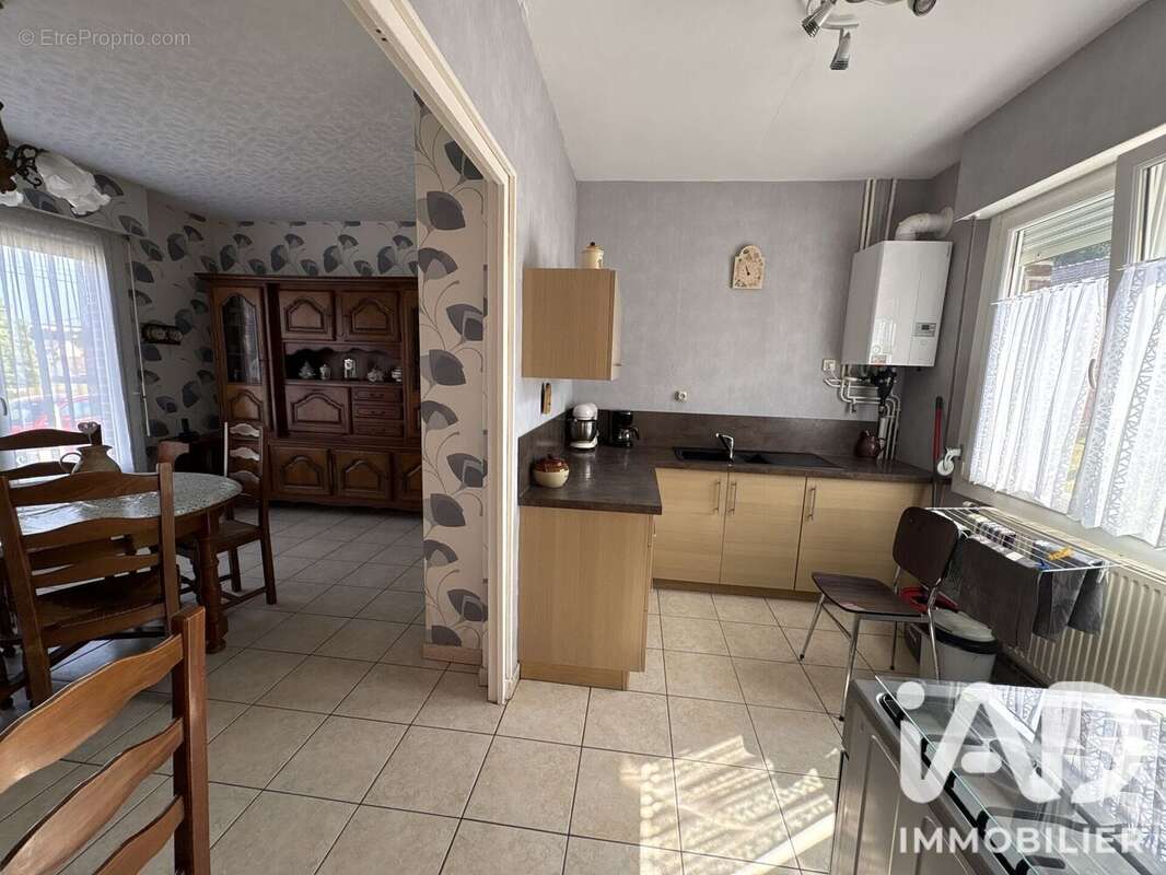 Maison 53 m² à Beugin  - photo 4