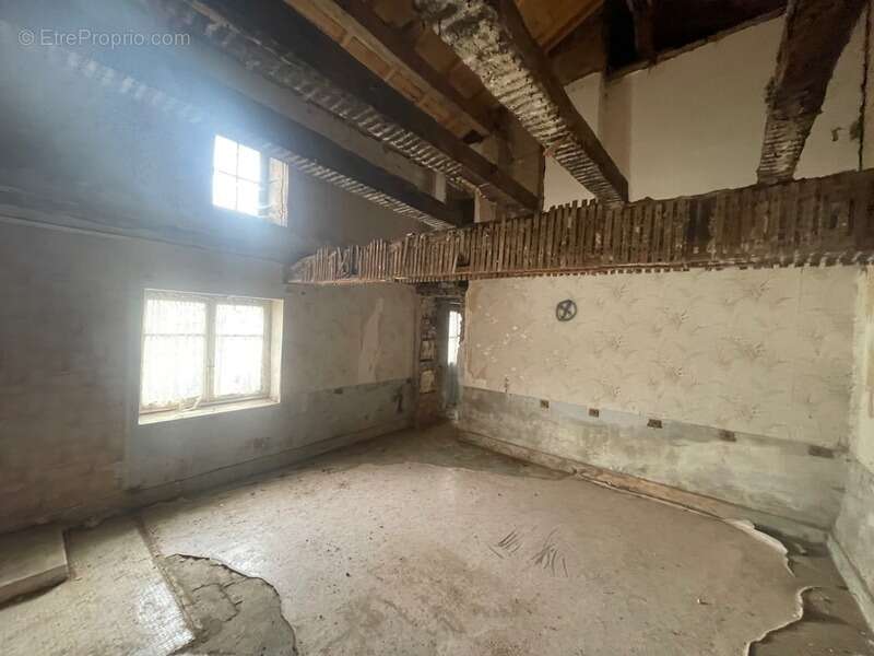 Maison à LA PACAUDIERE